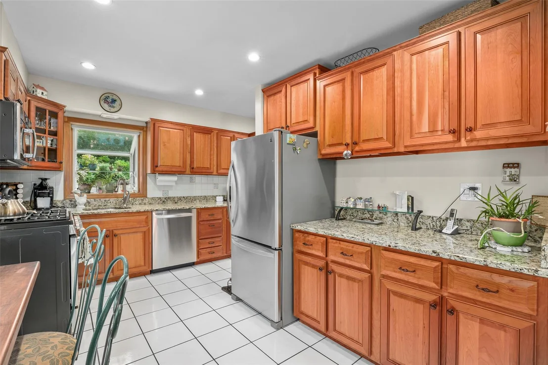 Photo of 130 Putnam Road