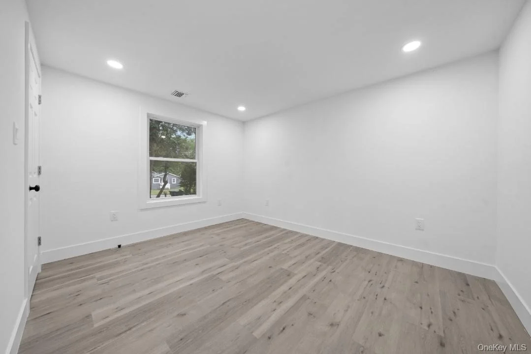 Photo of 72 Oak Avenue