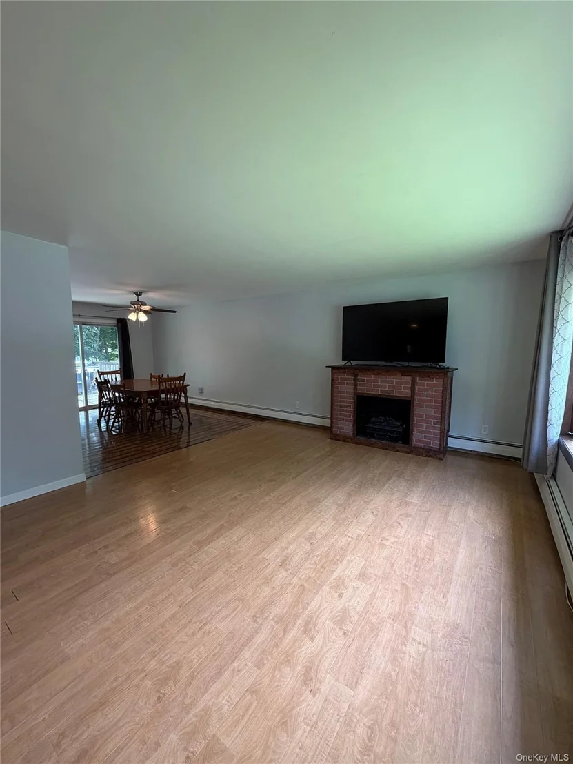 Photo of 230 Roosevelt Road