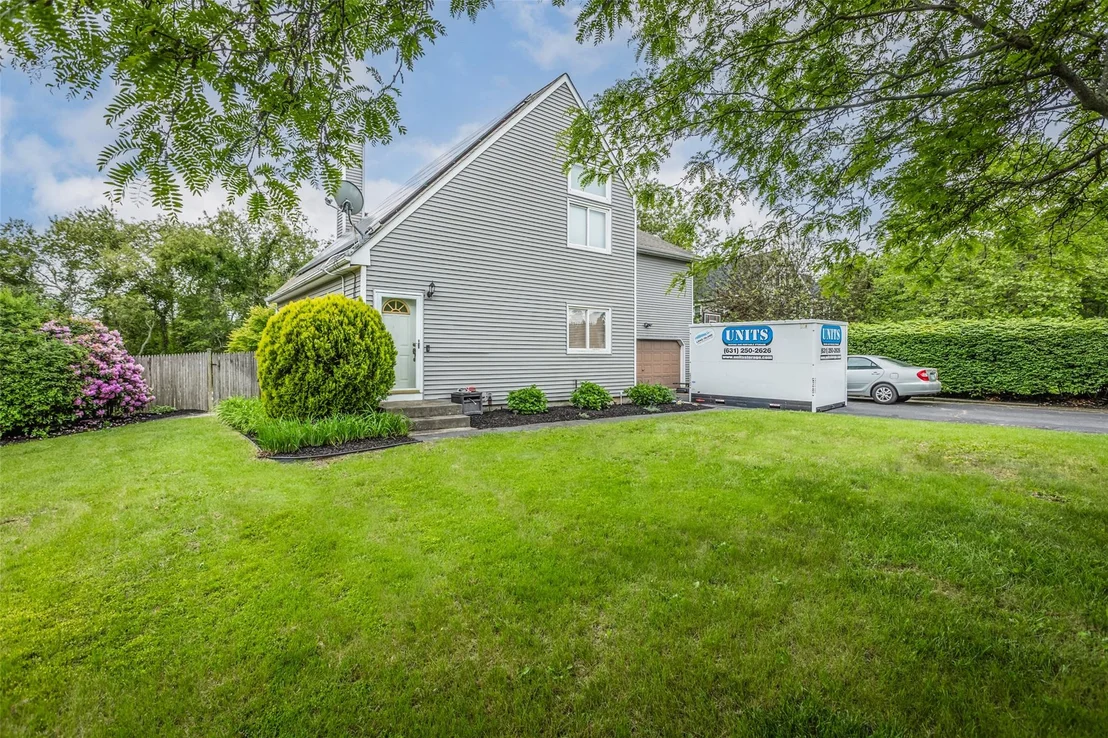 Photo of 233 Arrowhead Avenue