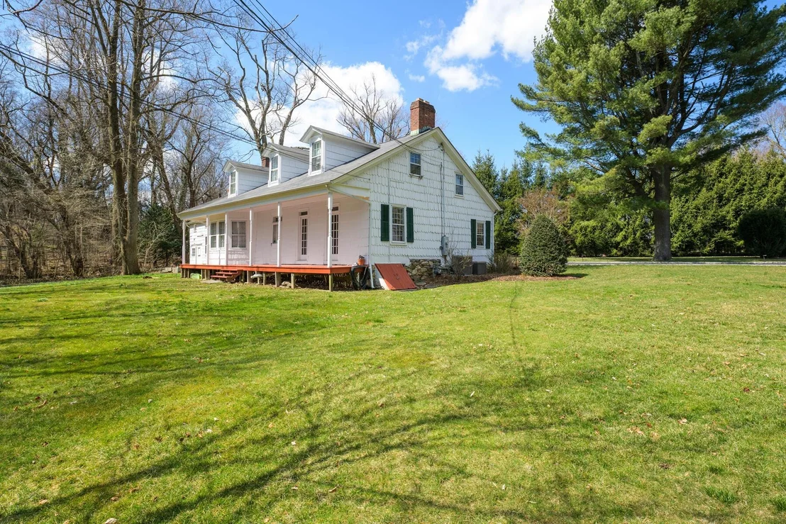Photo of 180 Post Road