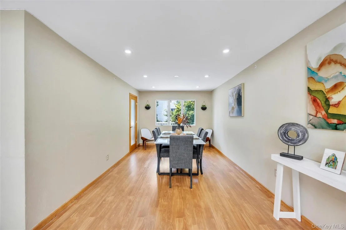 Photo of 2 Valley Greens Drive