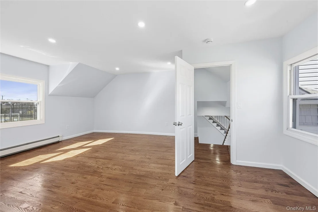 Photo of 22 Colonial Avenue