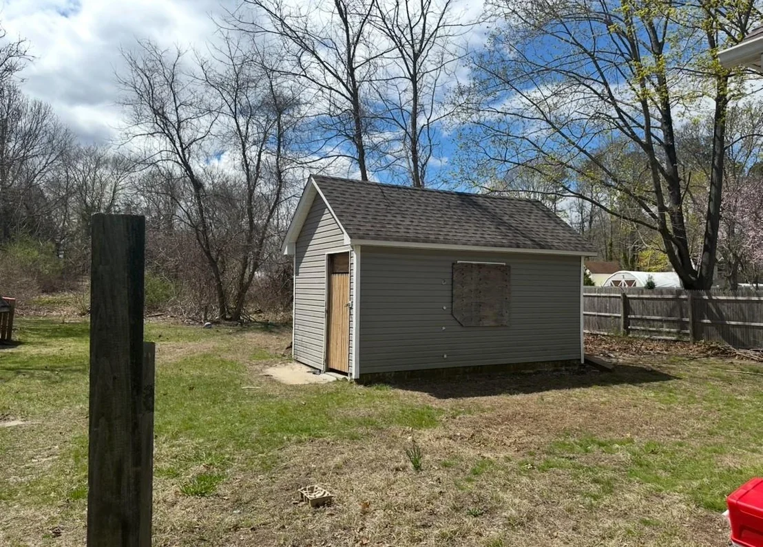 Photo of 553 Raynor Avenue