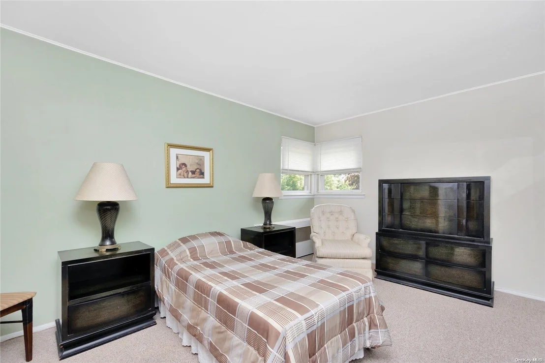 Photo of 25 Redwood Drive