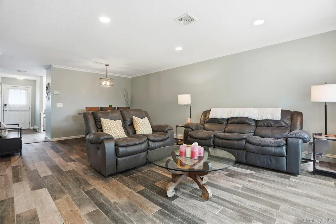 Photo of 85 Hemlock Circle