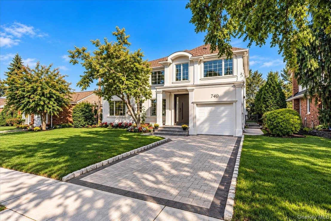 Photo of 740 Willow Road