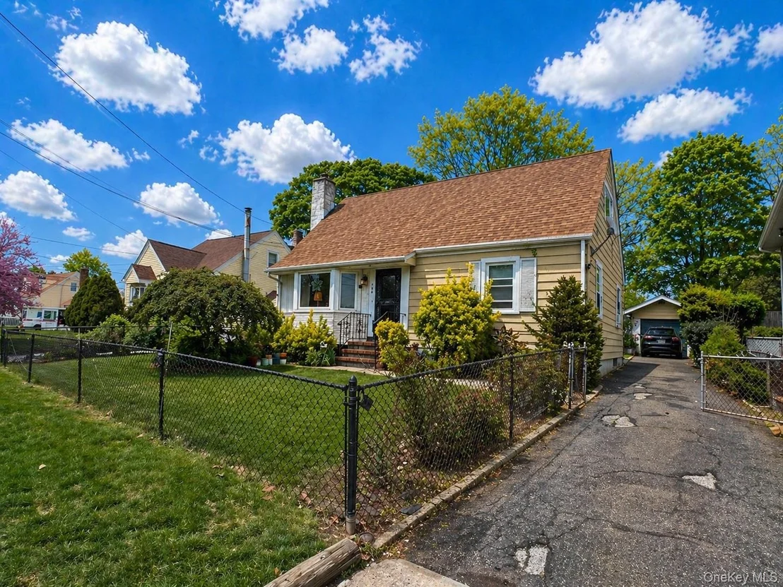 Photo of 444 Brookside Avenue