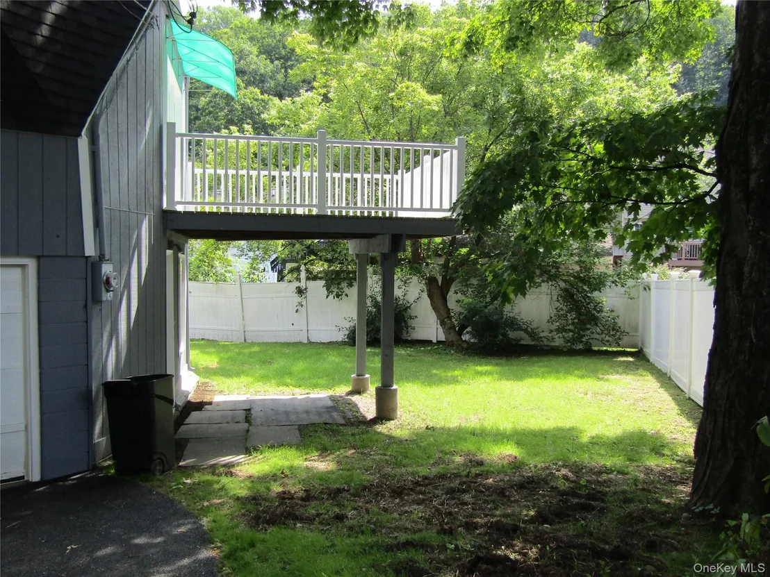 Photo of 374 Sprout Brook Road
