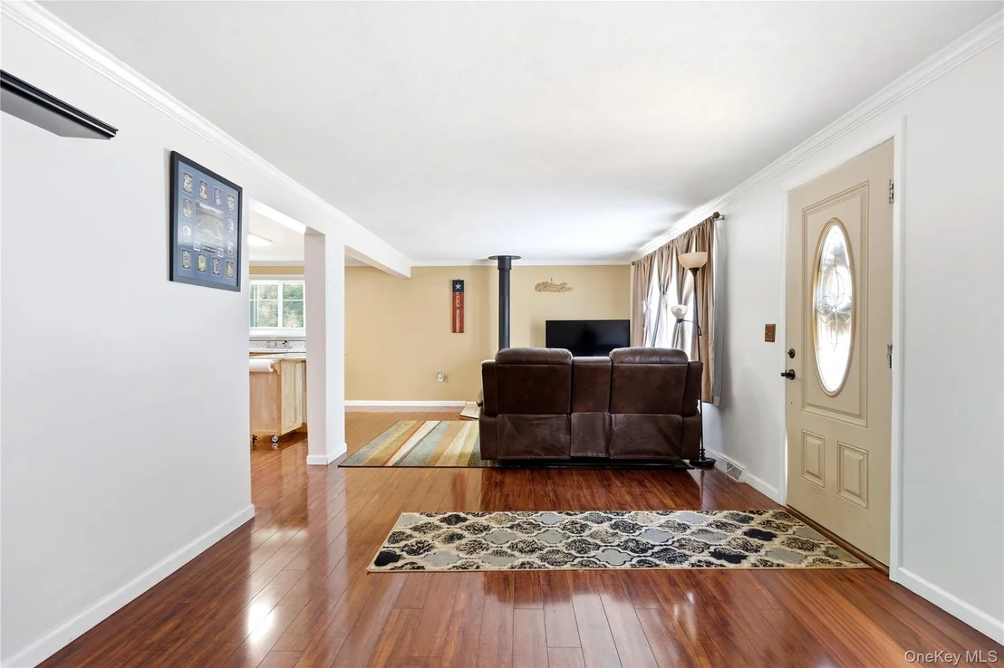 Photo of 211 Hampton Avenue