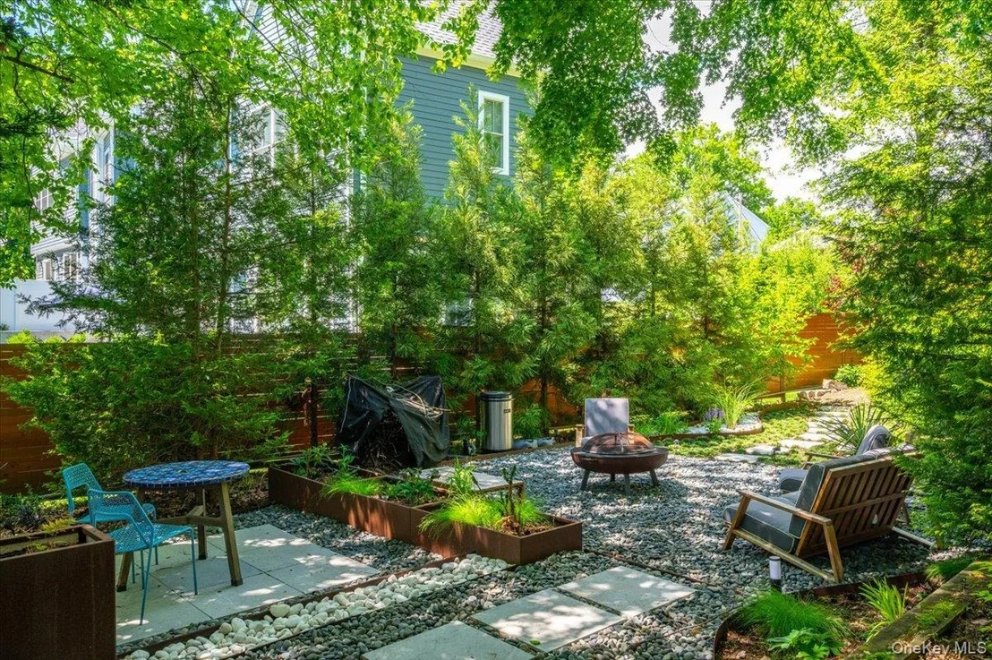 Photo of 80 Maple Avenue
