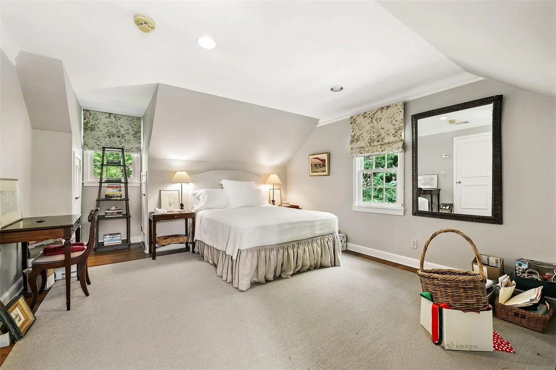 Photo of 325 Highland Road