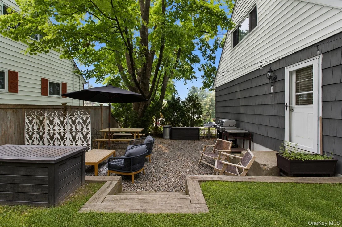 Photo of 42 Pershing Avenue