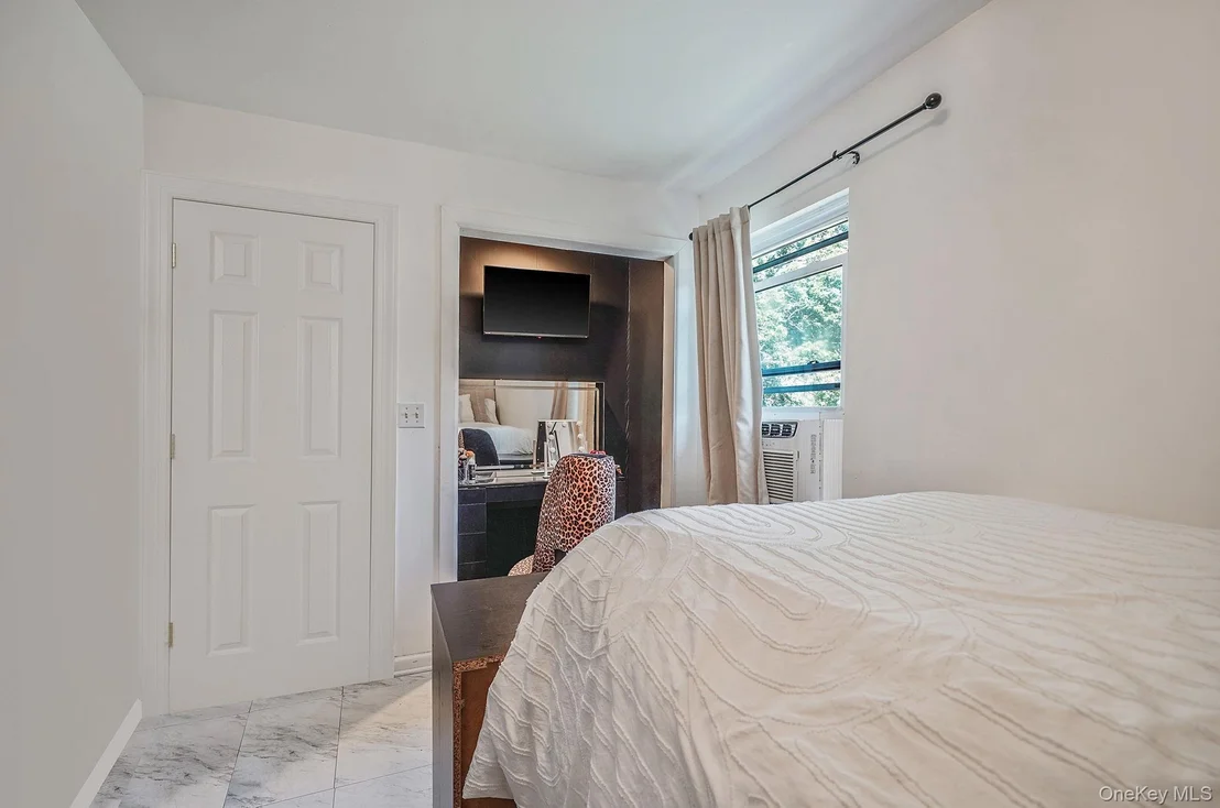 Photo of 35 Maple Avenue