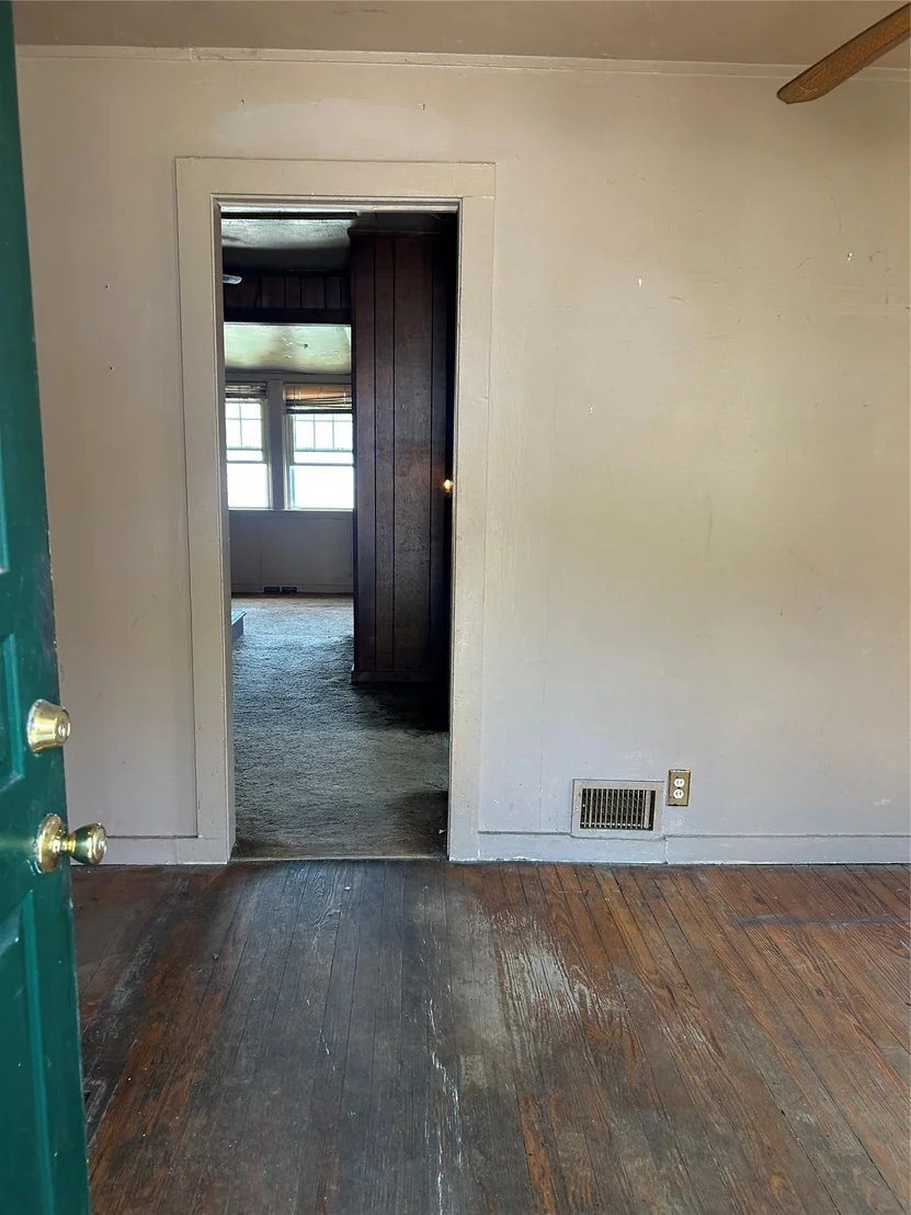 Photo of 215 Haviland Drive