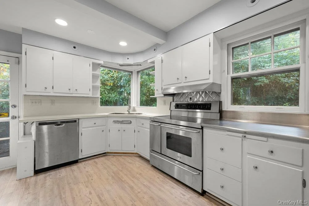 Photo of 40 Pine Brook Drive