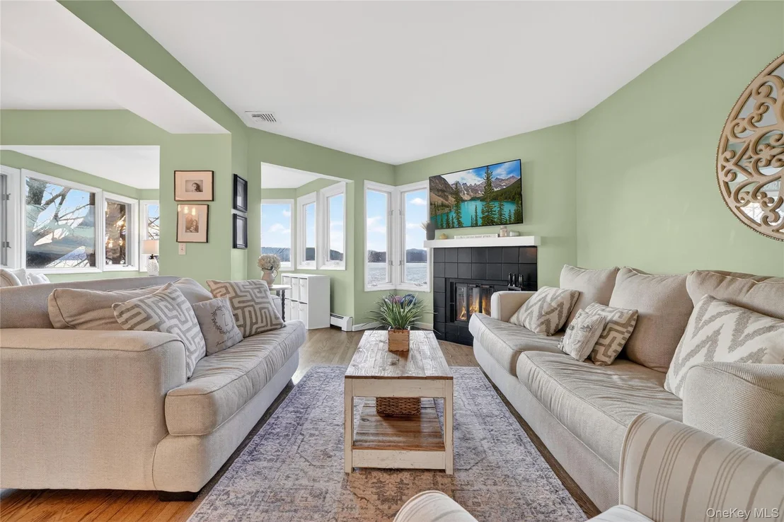 Photo of 1501 Eagle Bay Drive