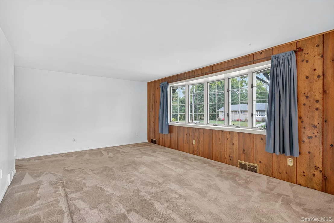 Photo of 33 Windwood Drive