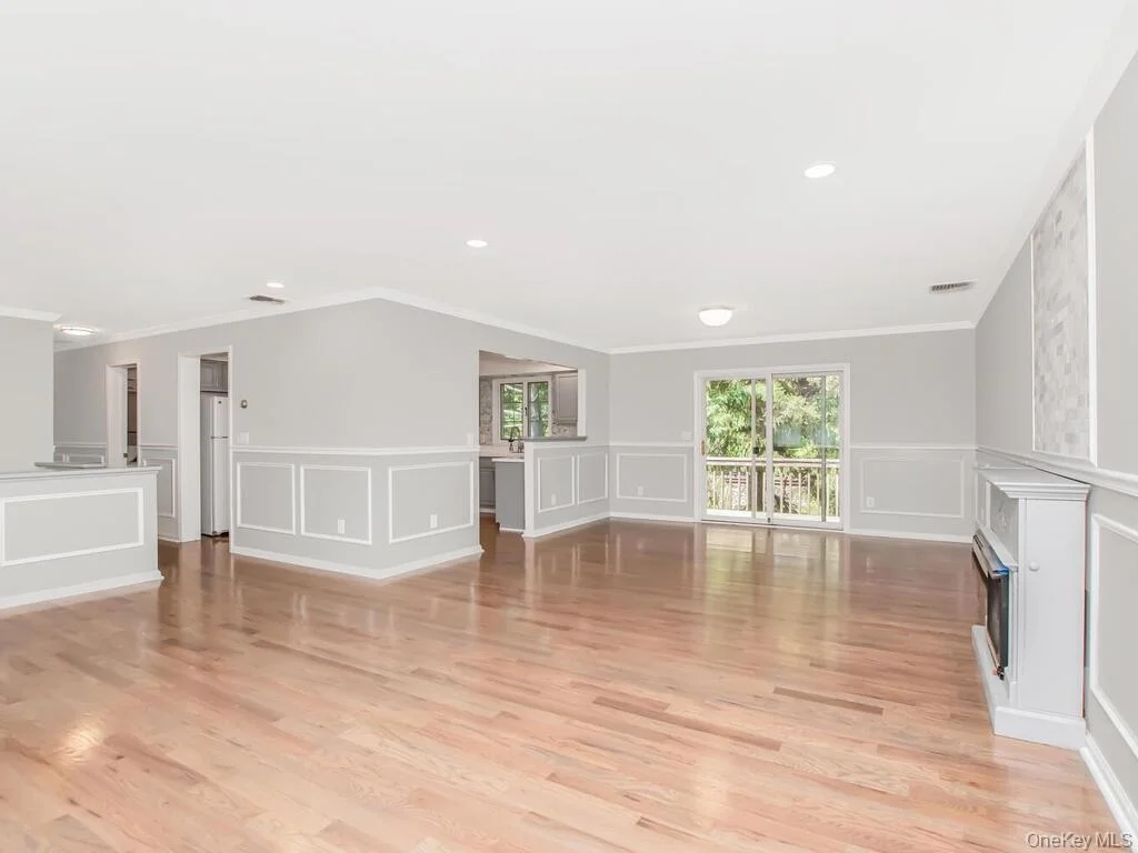 Photo of 237 Brady Avenue