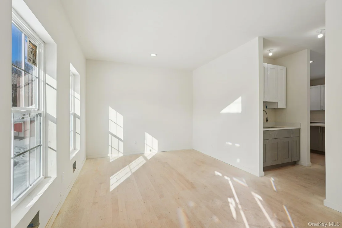 Photo of 14 Vargas (AKA 70 Jessup Ln) Circle