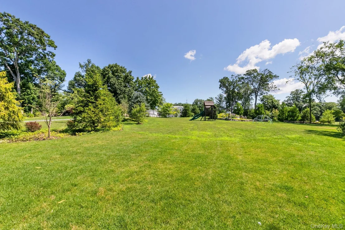 Photo of 16 Boxwood Lane