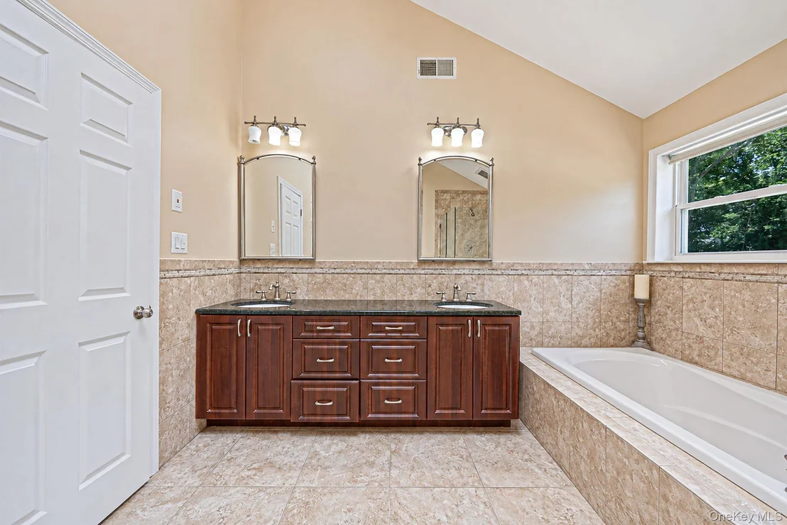 Photo of 62 Ridgefield Drive