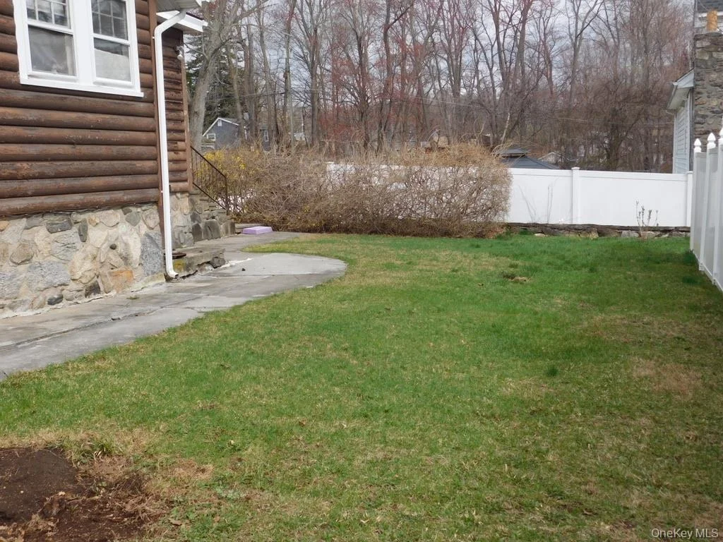 Photo of 219 Willow Drive