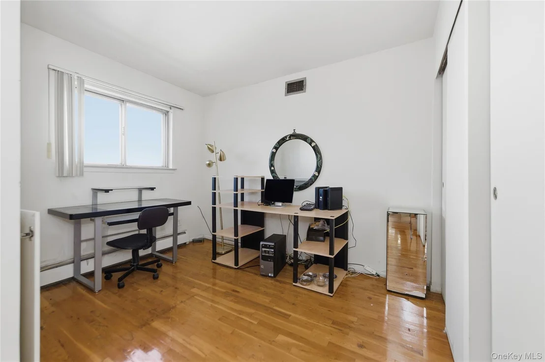 Photo of 3924 Jane Lane