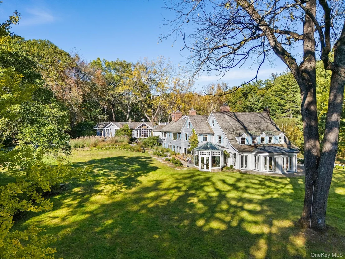 Photo of 19 Winfield Avenue