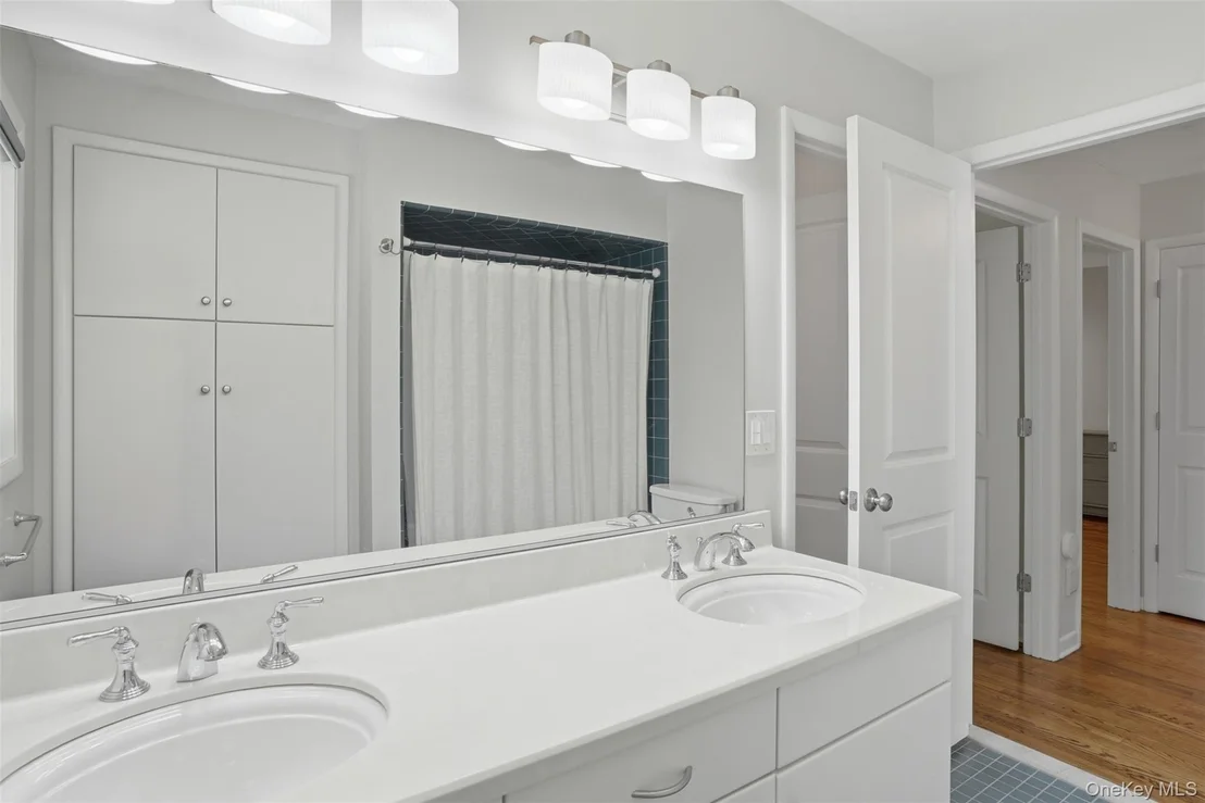 Photo of 17 Stoutenburgh Drive