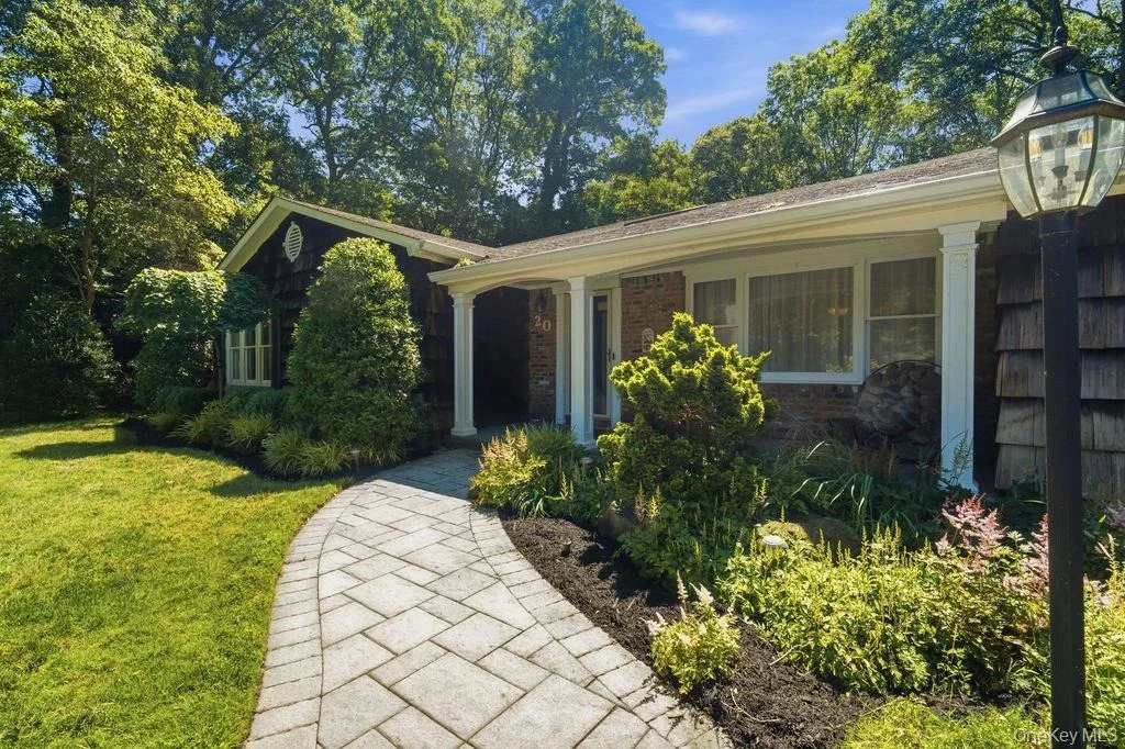 Photo of 20 Oak Tree Drive