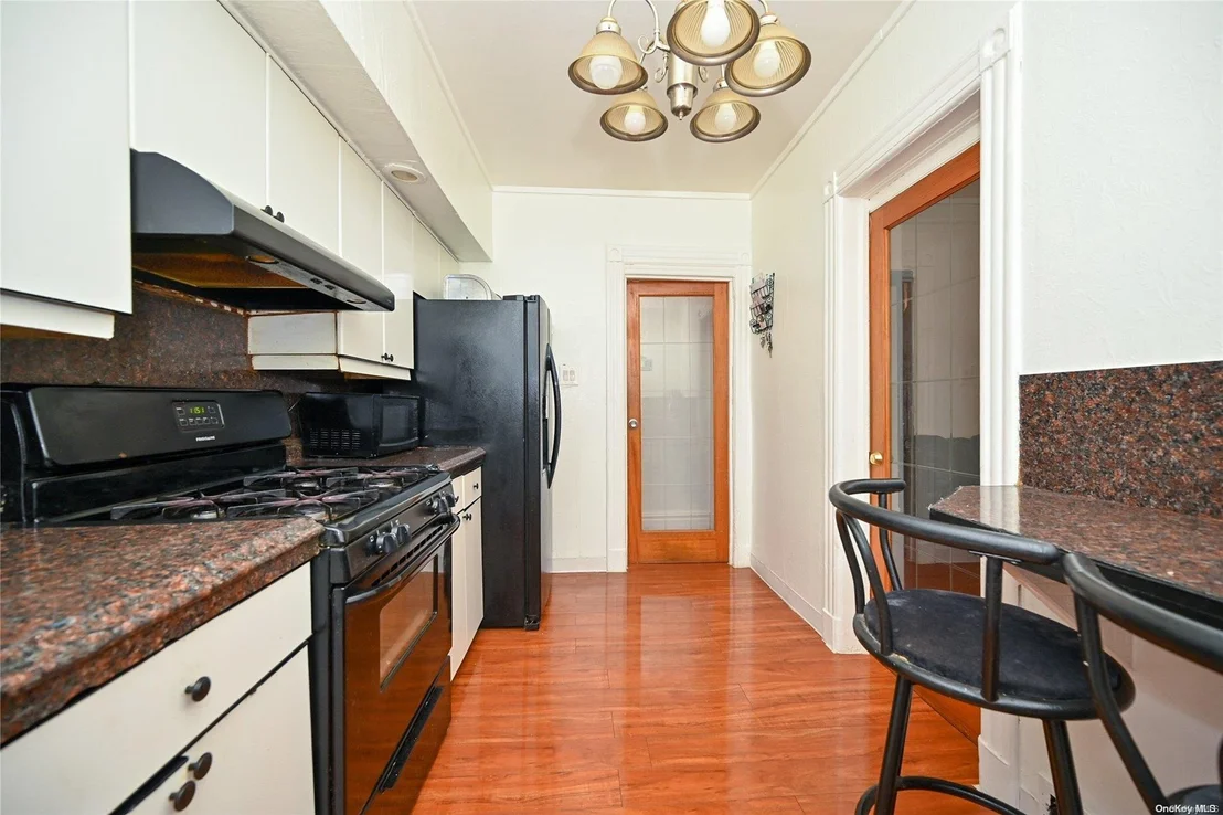 Photo of 468 Crescent Street