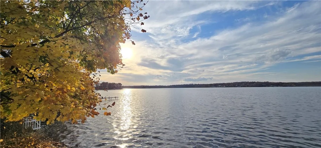 Photo of 323 Lakeside Road