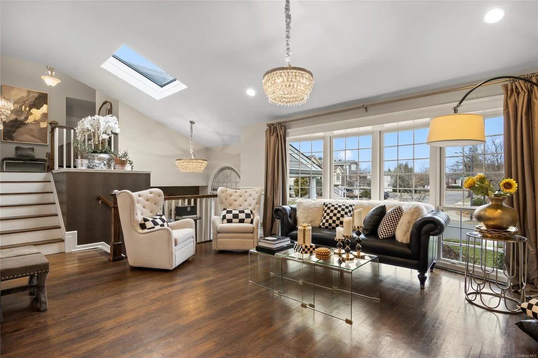 Photo of 25 Saratoga Drive
