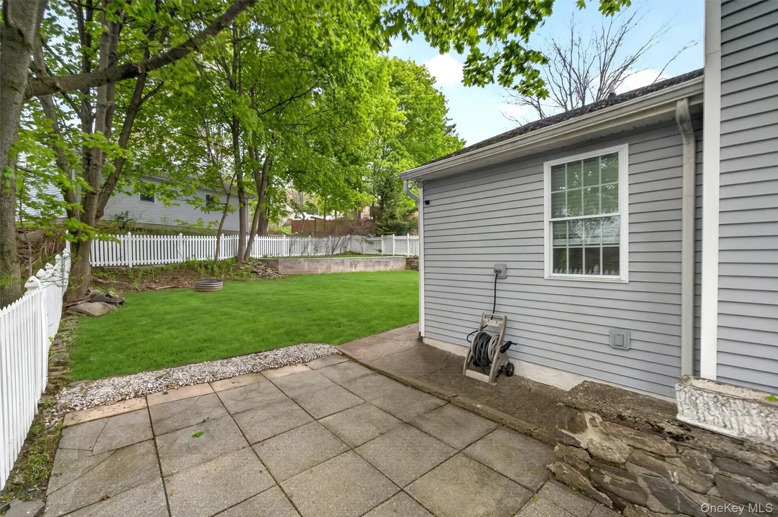 Photo of 21 Lakeview Drive