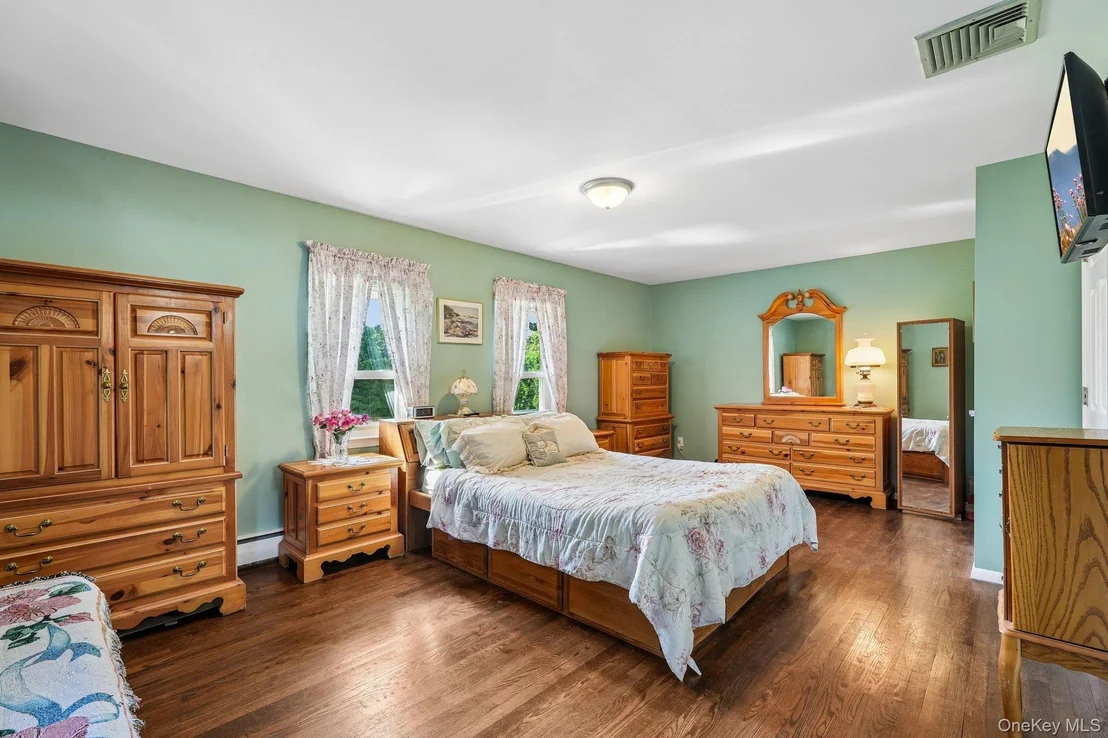 Photo of 11 Lenroc Drive