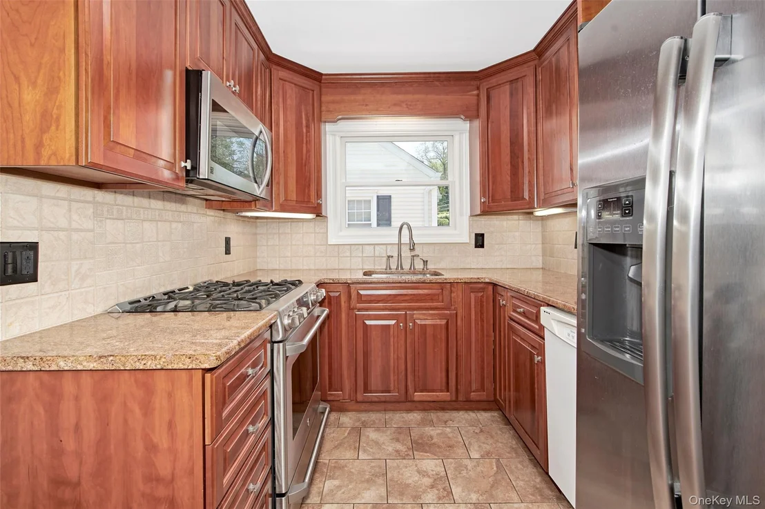Photo of 121 Parkview Place
