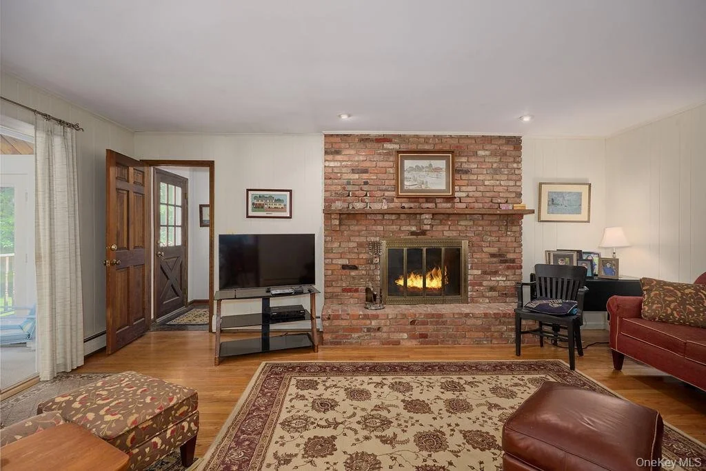 Photo of 10 Stoutenburgh Drive
