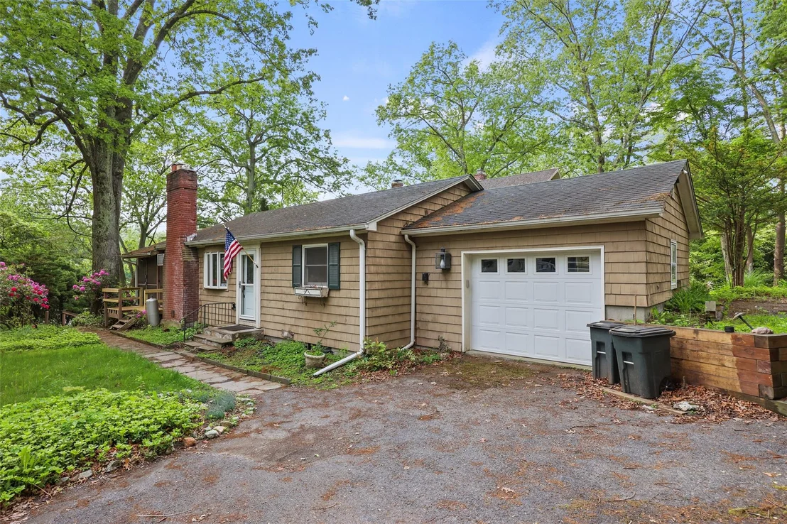 Photo of 1122 Lake View Road