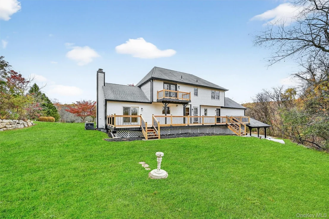 Photo of 33 Crystal Farm Road