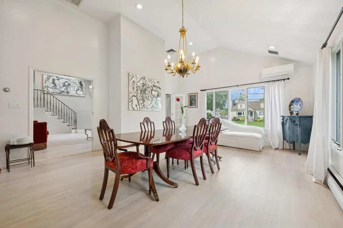 Photo of 2525 Beverly Road