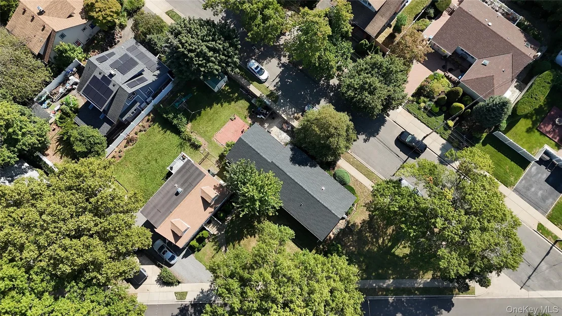 Photo of 1691 Ivanhoe Drive