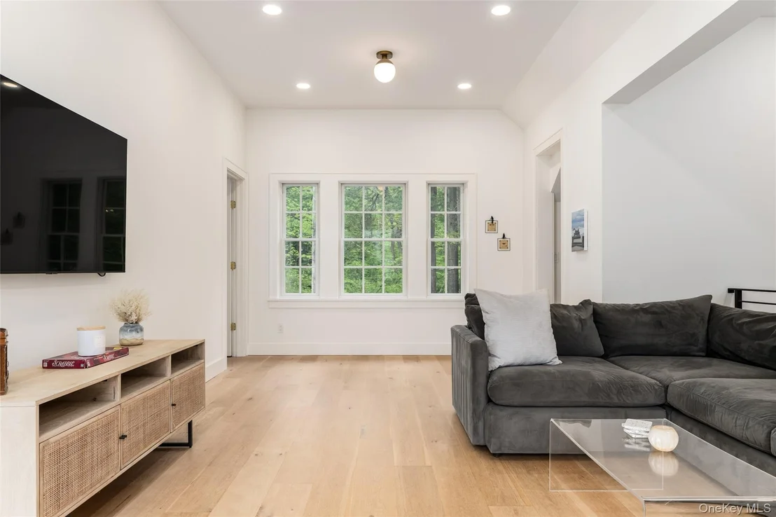 Photo of 357 West Street