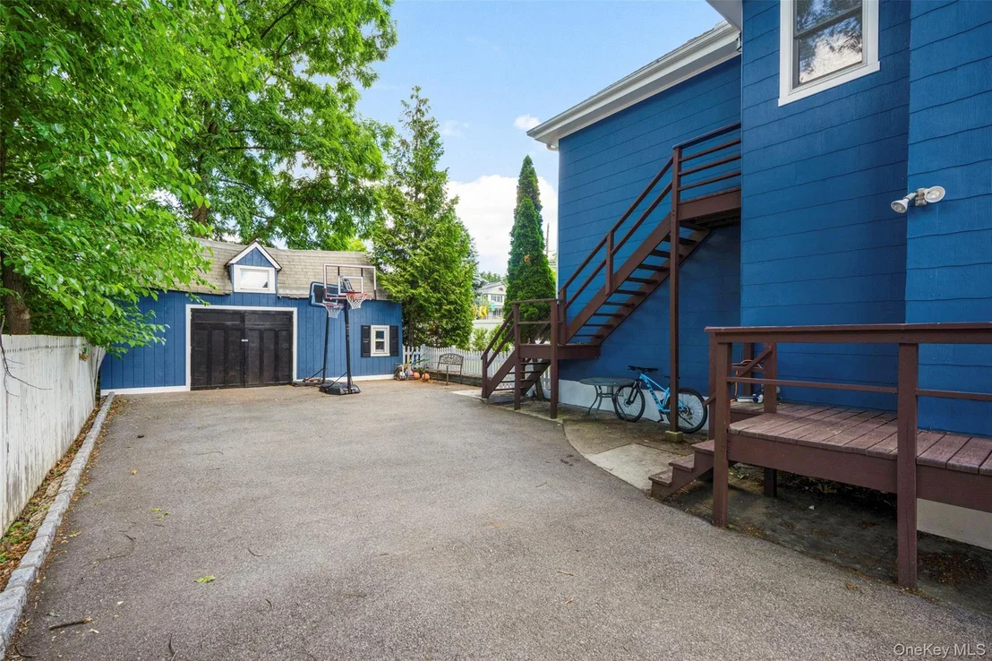 Photo of 315 Maple Avenue
