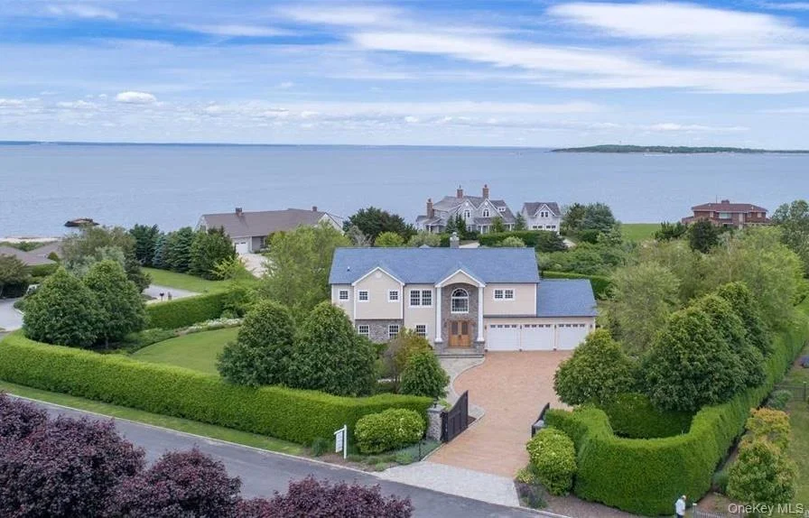 Photo of 1680 Lands End Road