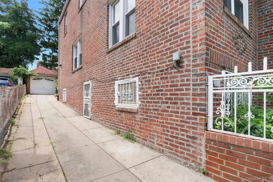 Photo of 4041 Duryea Avenue