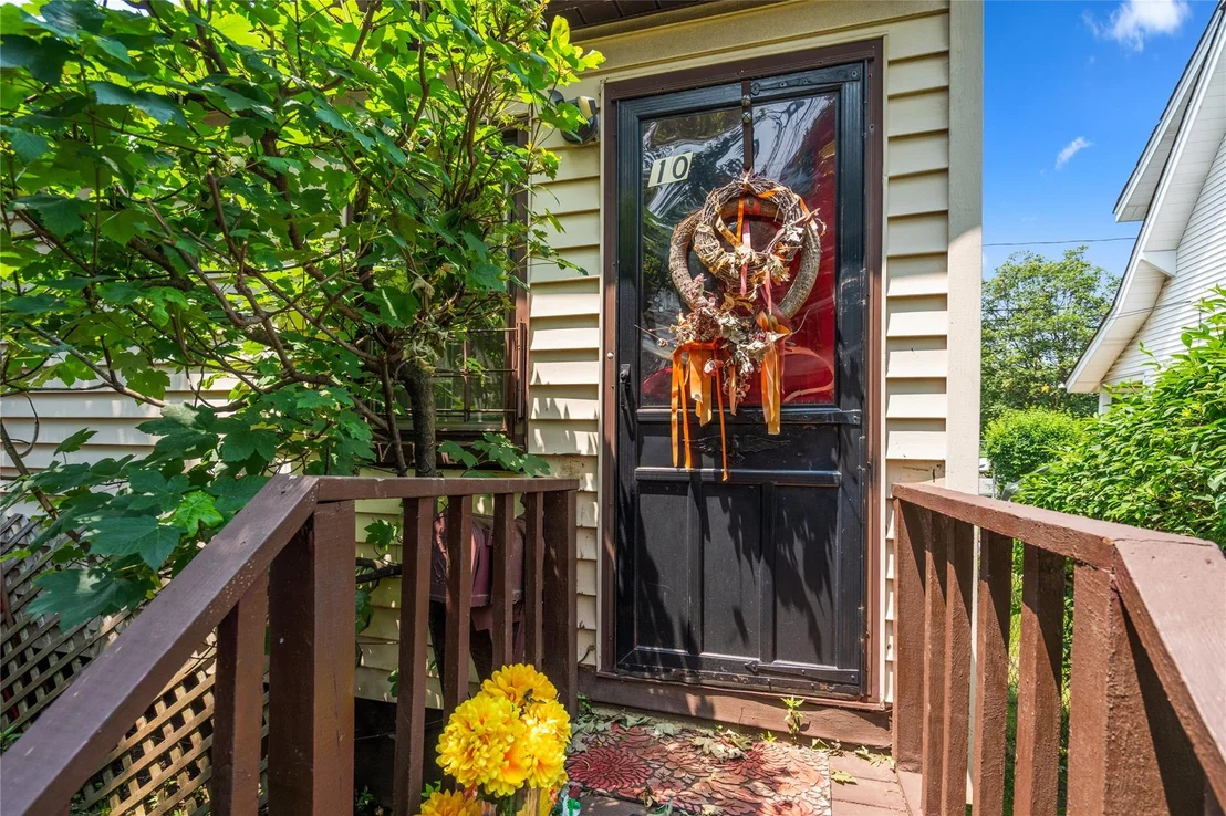 Photo of 10 Linden Avenue
