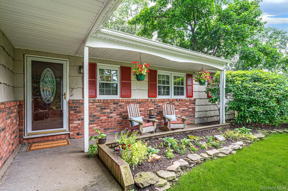 Photo of 44 Winslow Lane