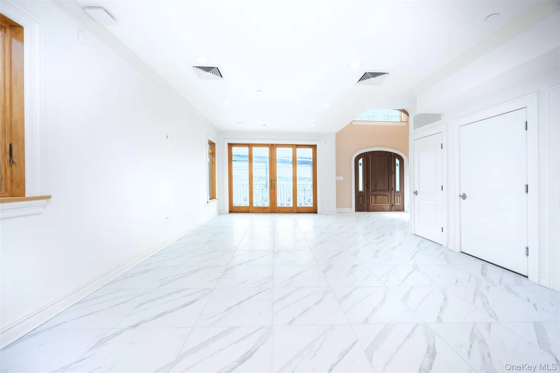Photo of 10-42 Utopia Parkway