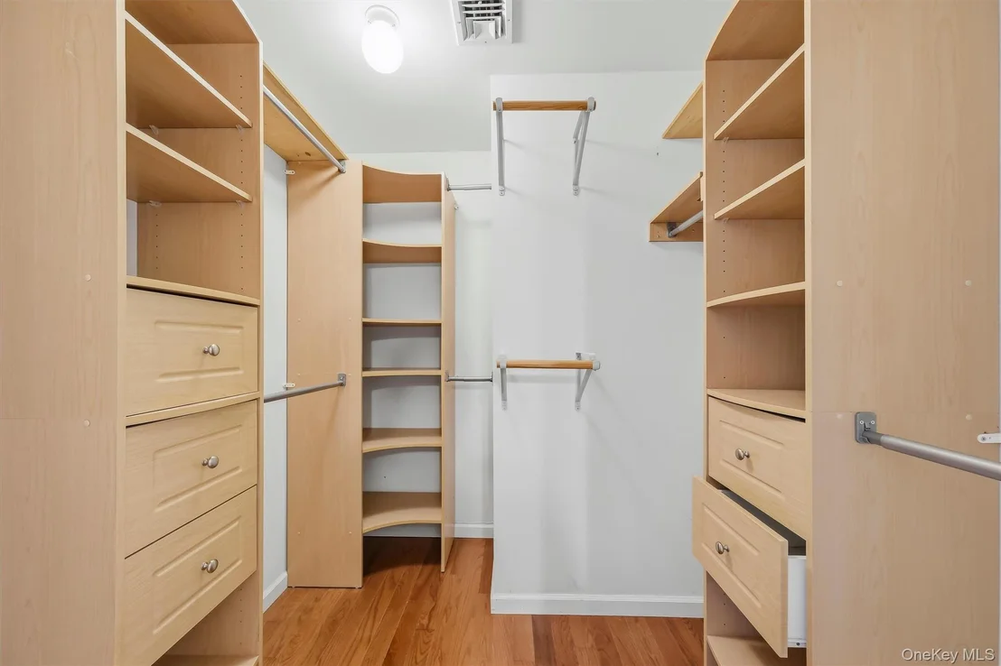 Photo of 32 Robinson Lane